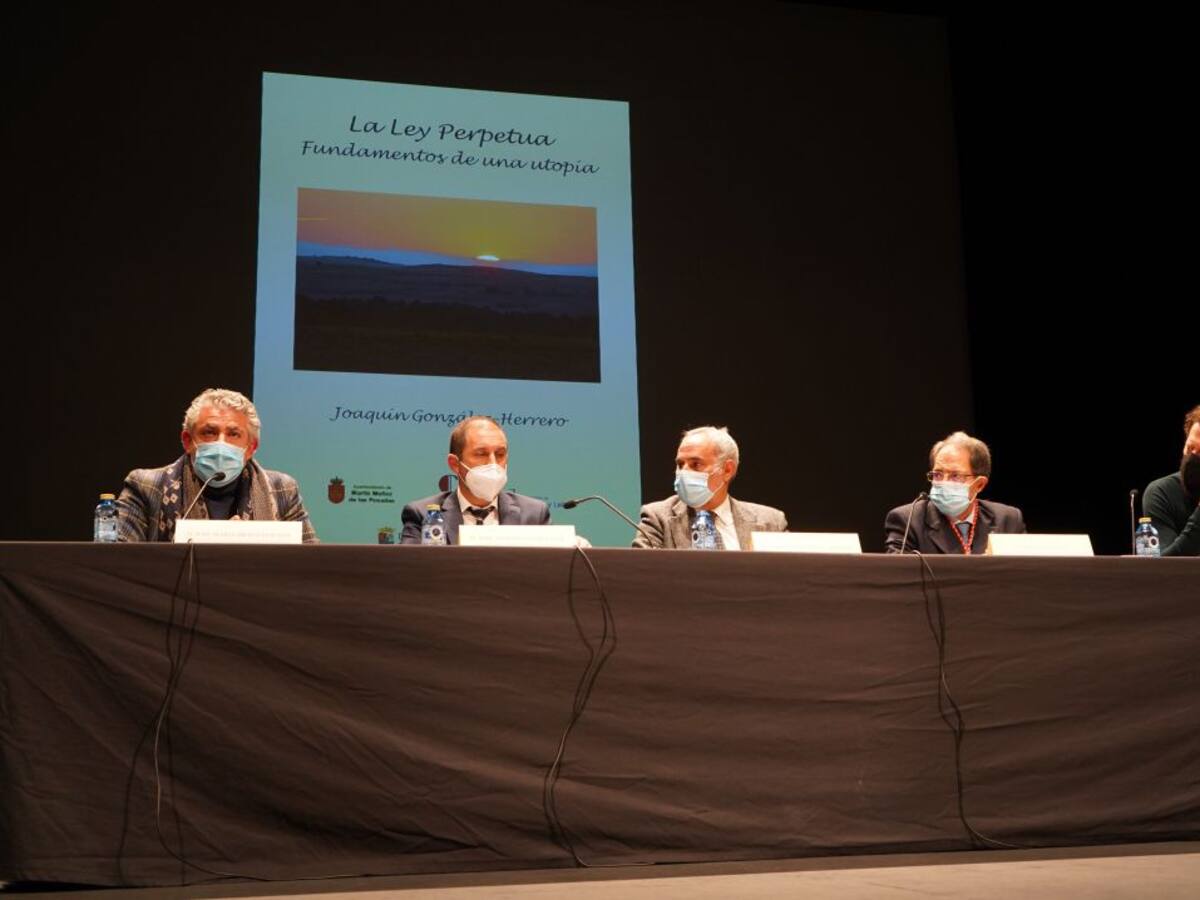 Joaquín González-Herrero presenta en el Juan Bravo su obra "La Ley Perpetua: fundamentos de una utopía"