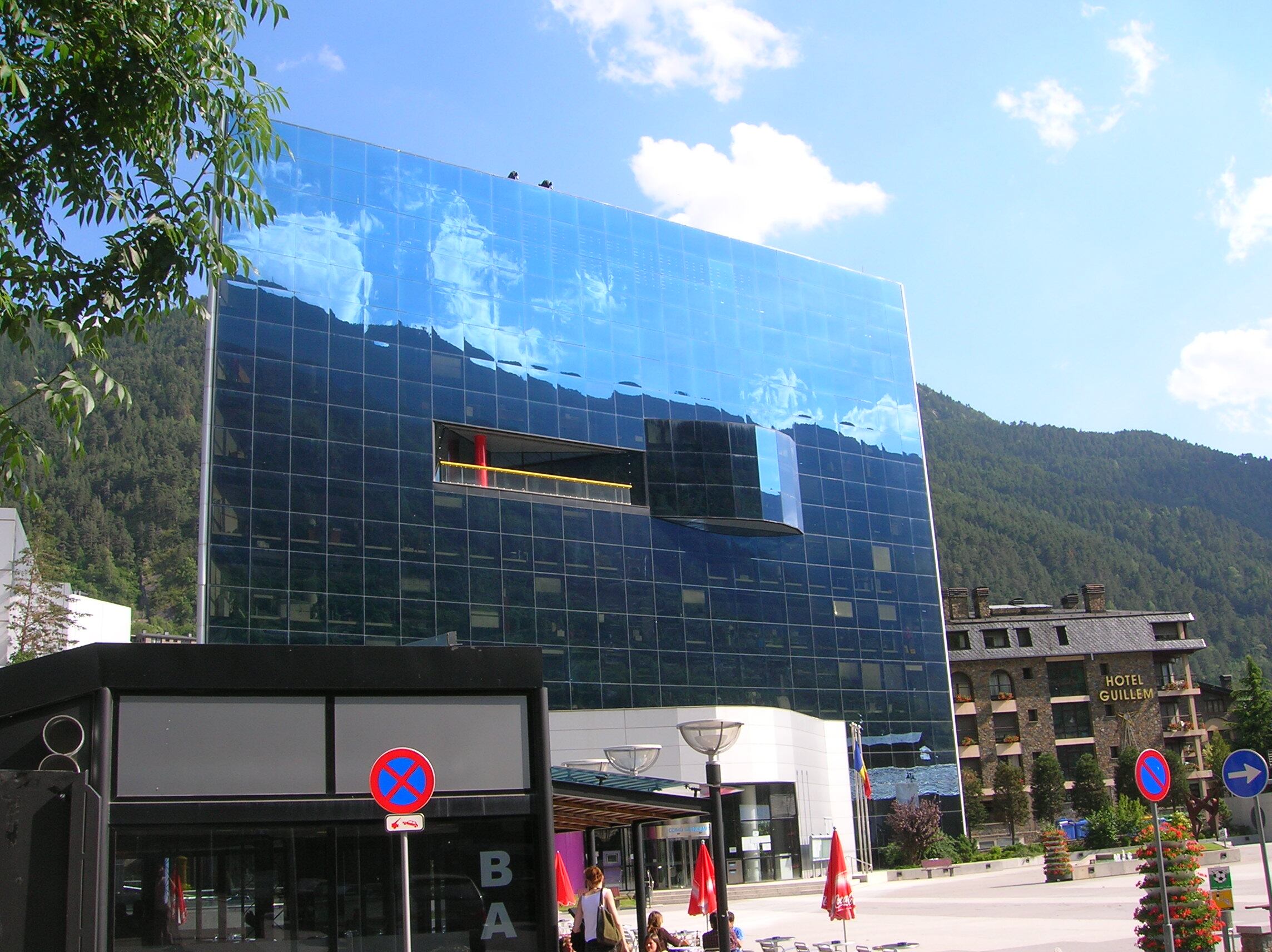 La plaça dels Arínsols d'Encamp