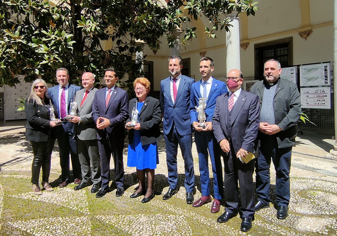 Entrega de los Premios Nazareno 2022 por Radio Granada y El Corte Inglés en el patio del Ayuntamiento de Granada