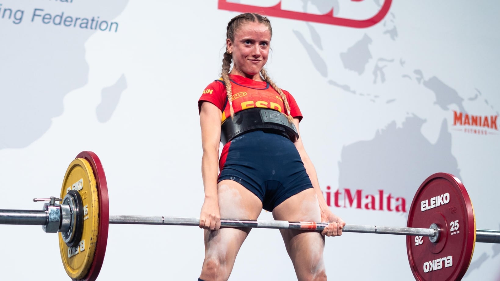 Elisa Albers en plena competición para levantar la medalla de bronce para España y Almería.