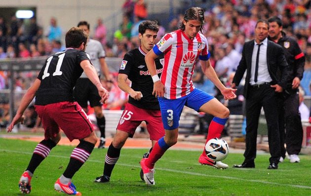 Filipe Luis, en un partido del Atlético en 2012.