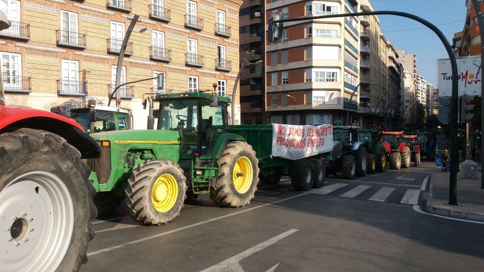 Tractores en la Gran Vía de Murcia durante una manifestación de agricultores en 2017