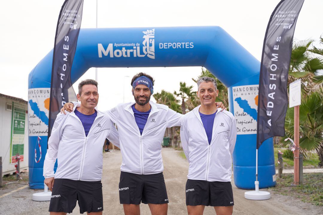Diego Chacón, Andrés Valverde y Diego Romero, los tres artífices del desafío, consiguieron el reto deportivo de unir la playa de Motril, el Pico Mulhacén -el techo de la Península a 3.479 metros de altitud- y Granada en menos de 20 horas.