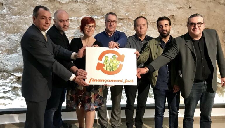 Presentación de la campaña, cuyo logo ha diseñado Paco Roca