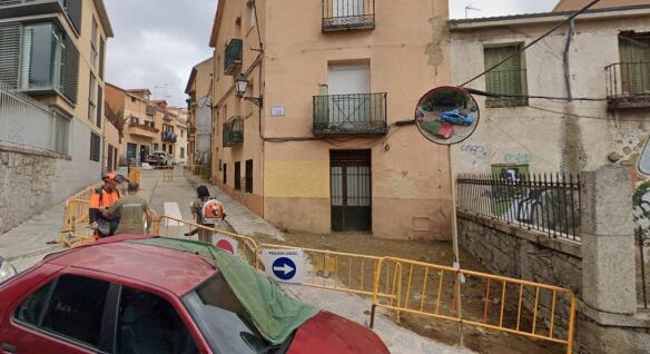 Situación del edificio situado en la calle Santiago, 20 de San Lorenzo de El Escorial