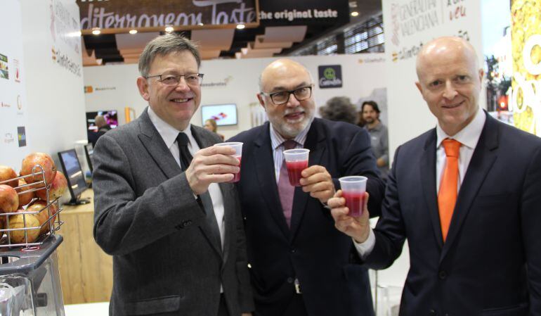 El president de la Generalitat, Ximo Puig, realiza un recorrido por la feria agroalimentaria Fruit Logistica