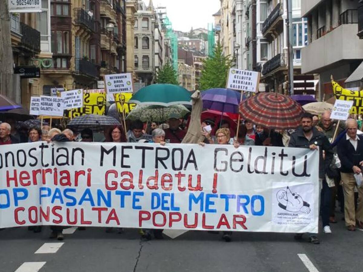 Cientos de personas piden paralizar la pasante del metro