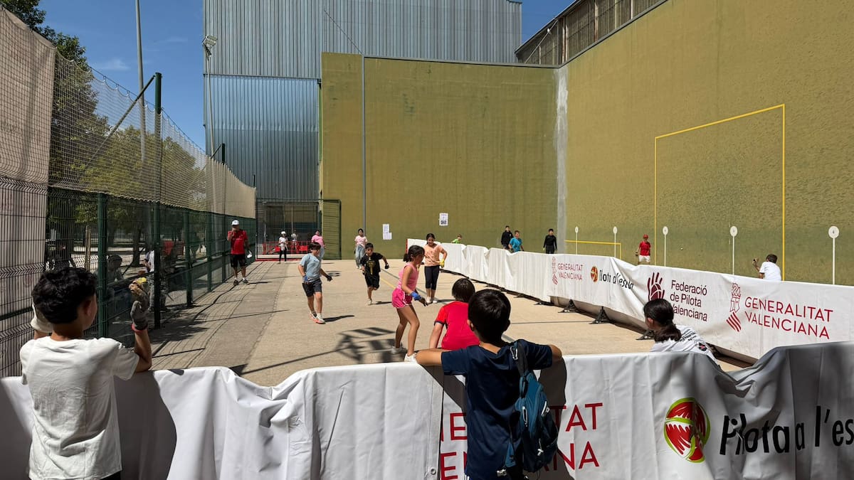 Ontinyent se convierte en punto de encuentro escolar para impulsar la pilota valenciana