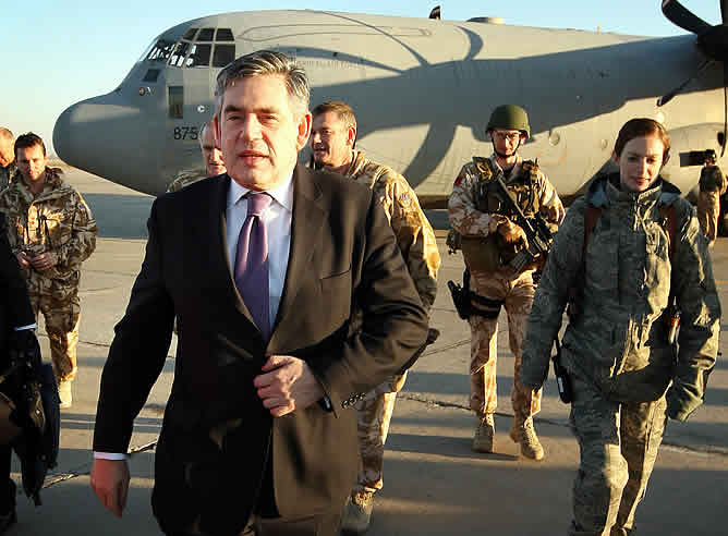 El primer ministro británico, Gordon Brown, y su homólogo iraquí, Nuri al Maliki, han confirmado que las tropas británicas finalizarán su misión en Irak en la primera mitad del próximo año