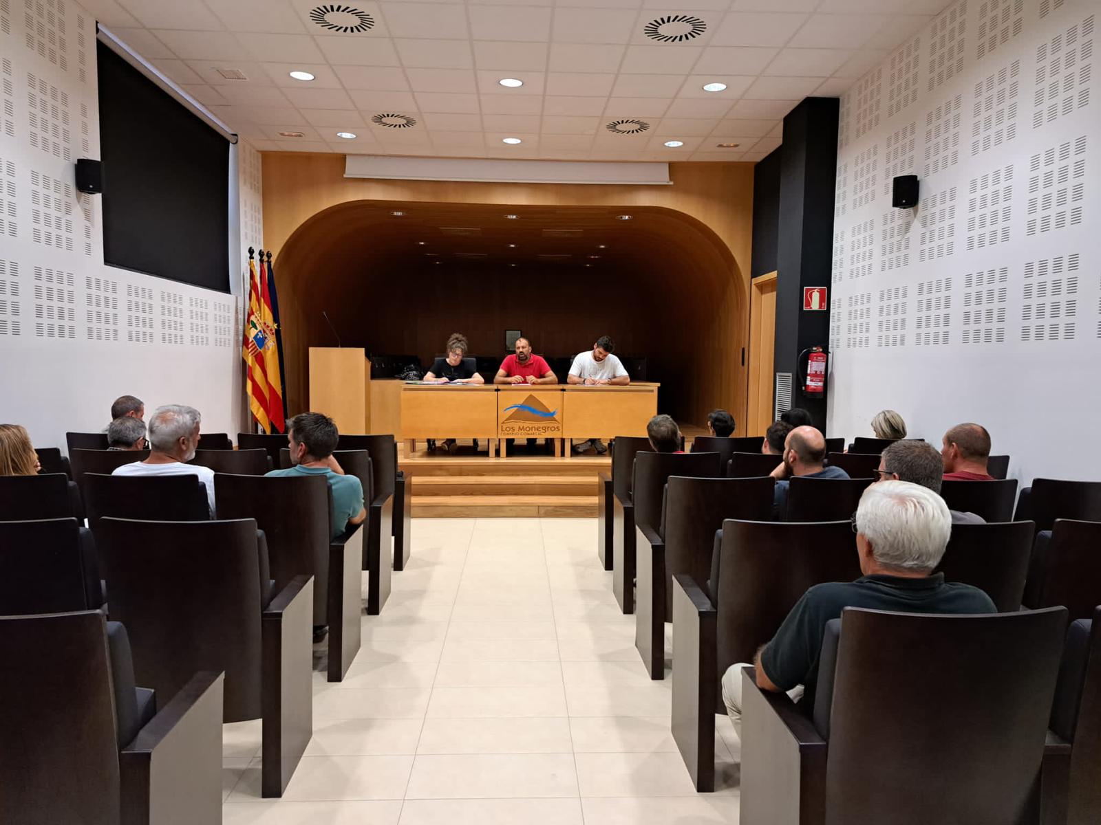 Reunión de los alcaldes afecatados del centro salud Sariñena