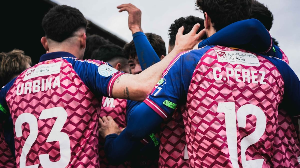 R. Oviedo Vetusta - R.Ávila: Los encarnados quieren seguir sumando ante un favorito al título