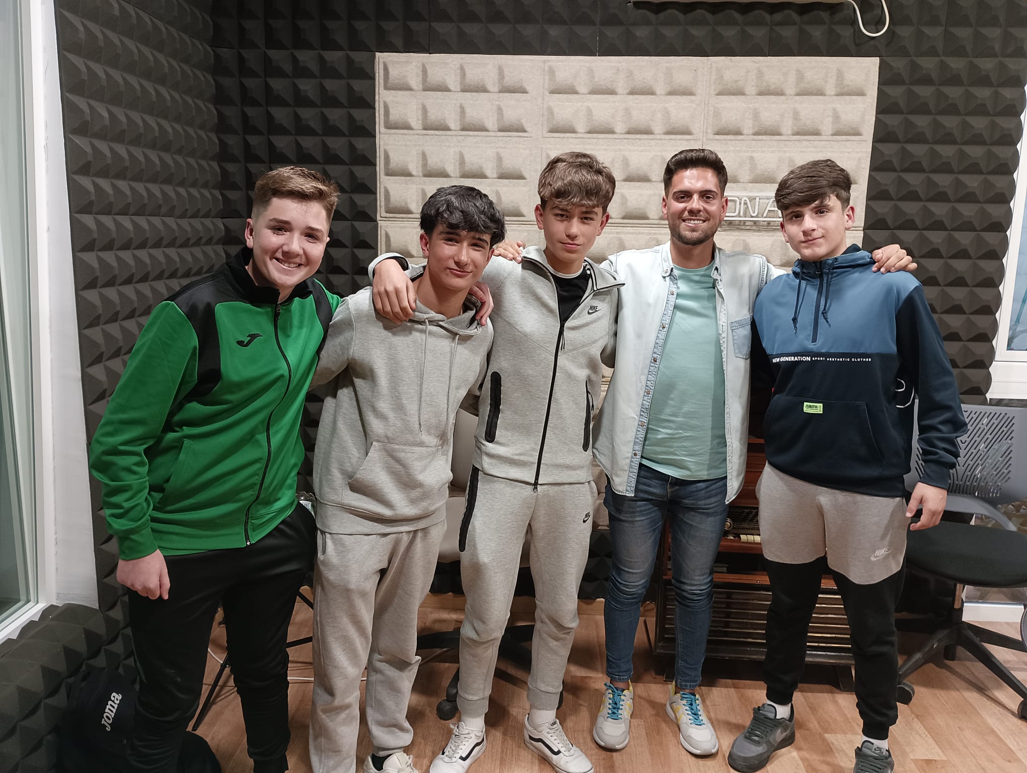 Sergio Torres, Hugo Begines, Luis Moreno, José Escalante y Juan María Romero, del Ciudad de Morón / Radio Morón