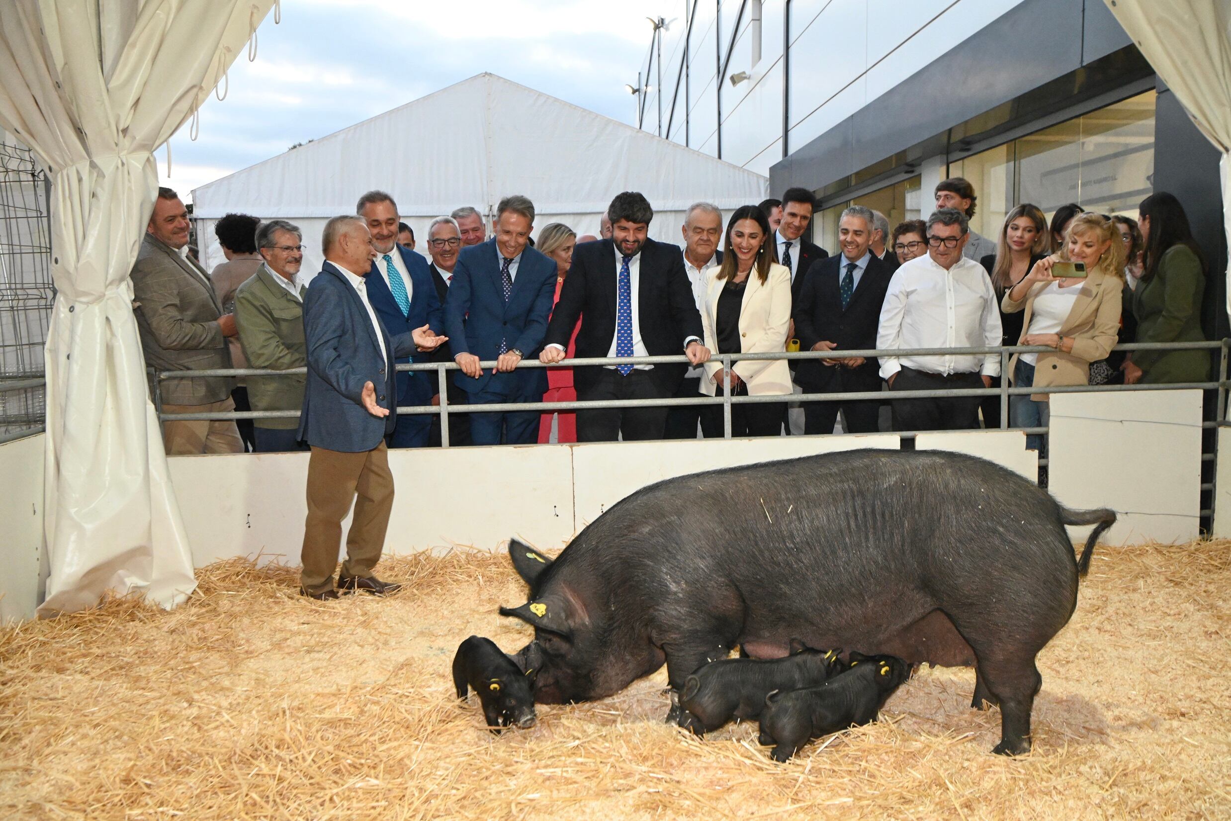 El presidente del Gobierno regional, Fernando López Miras, durante la inauguración de la 58ª edición de la feria Sepor.
