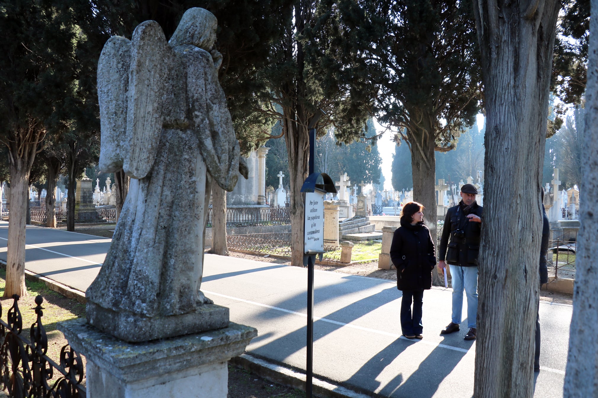 La Escuela de Arte restaurará varias lápidas y panteones del cementerio del Carmen, Valladolid