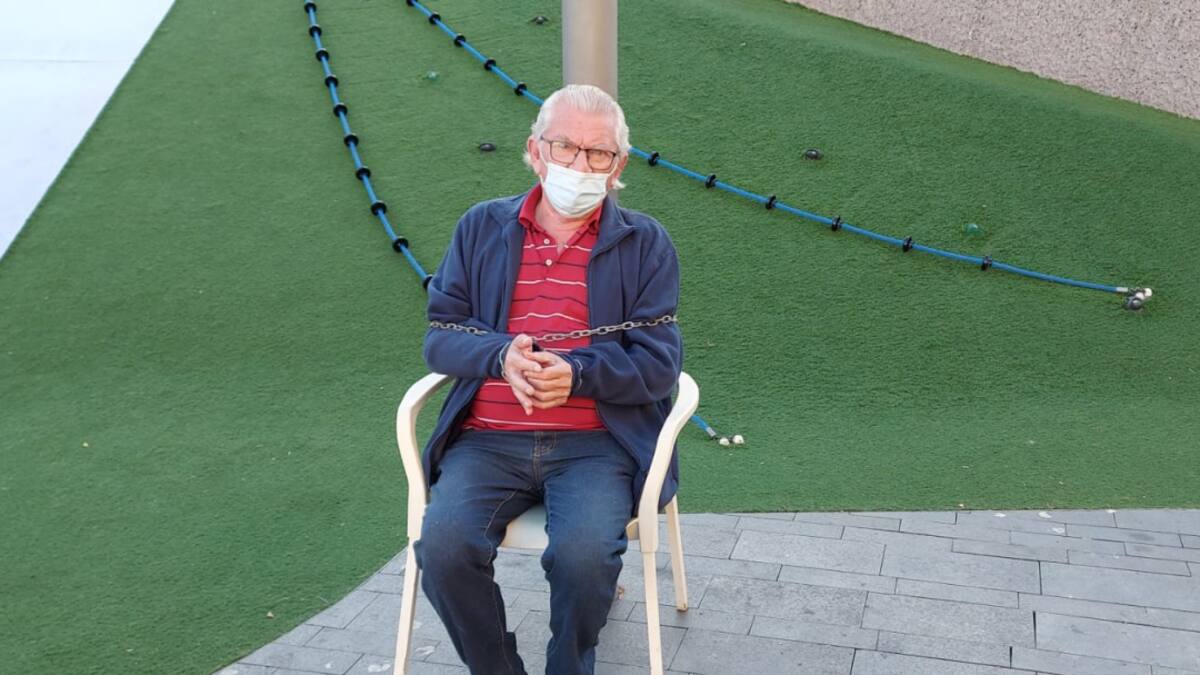 La saturación de las Administraciones retrasa el pago de la pensión del hombre encadenado de Guía de Isora