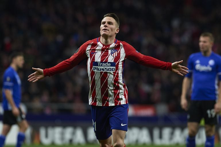 Gameiro celebrando uno de sus goles con el Atlético de Madrid