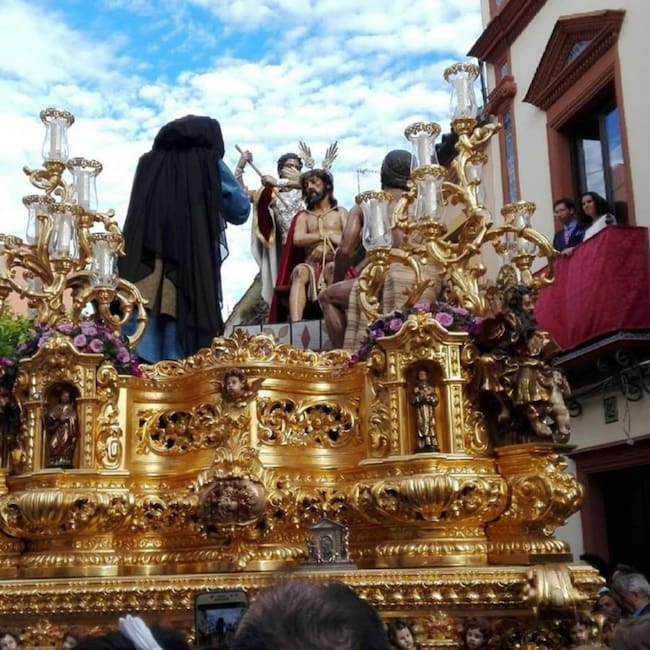 El paso de la Coronación, por Bizcocheros