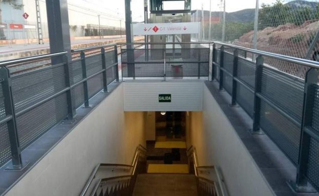 Paso subterráneo en la estación de Xeraco 