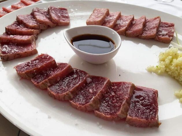 Tataki de descargamento, tarantelo y ventresca de atún