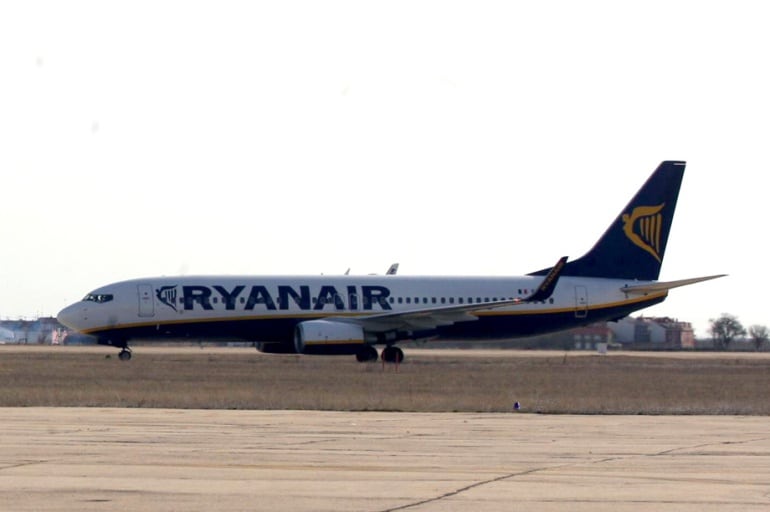 Un avión de Ryanair en el Aeropuerto de Valladolid