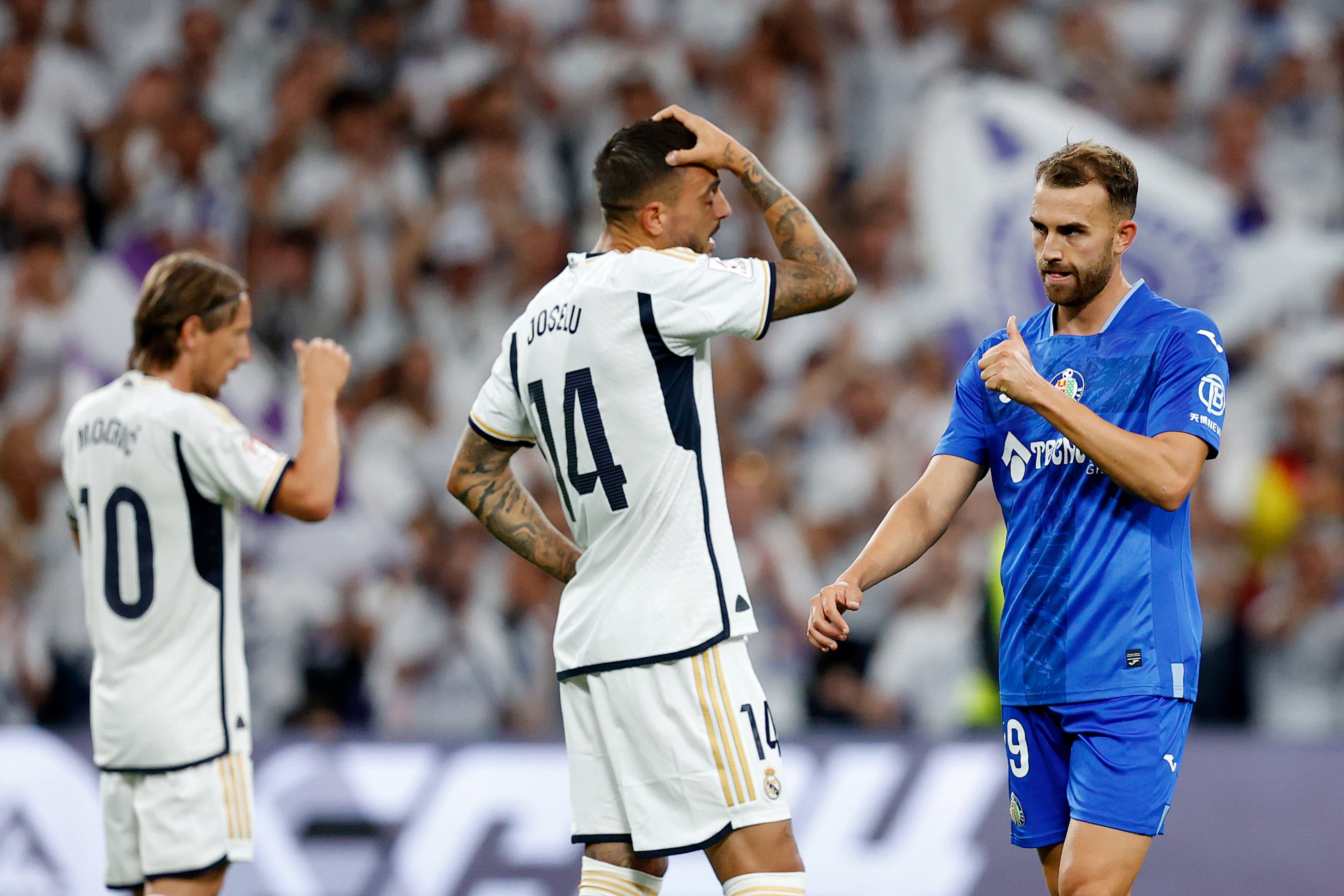 Joselu y Borja Mayoral en el partido de la primera vuelta de LaLiga EA Sports entre Getafe CF y Real Madrid