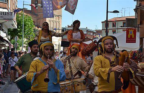 Los distintos colectivos trabajan en la organización de la Feria Imperiales y Comuneros