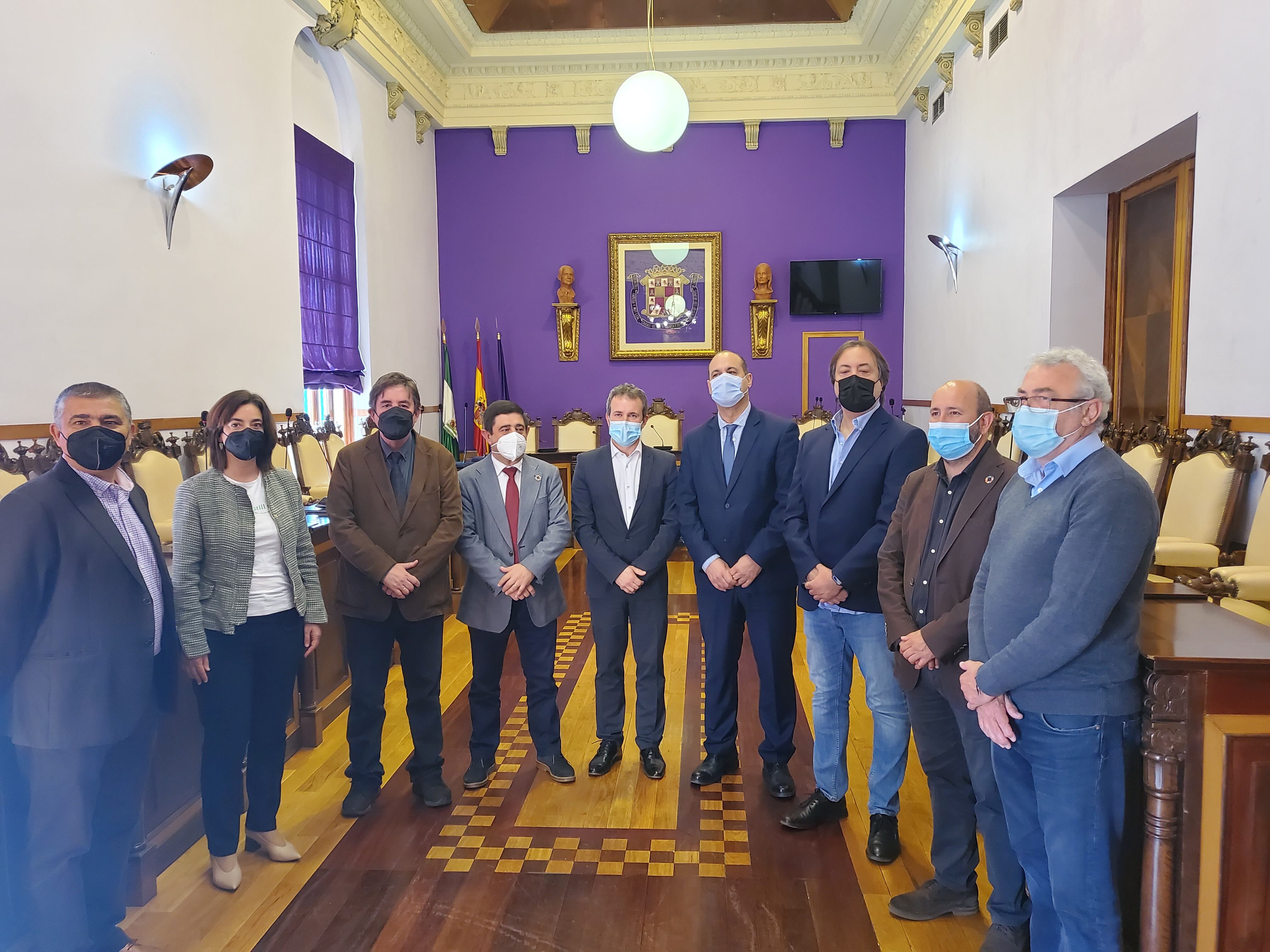 Reunión en el Ayuntamiento de Jaén previa a la firma del convenio.