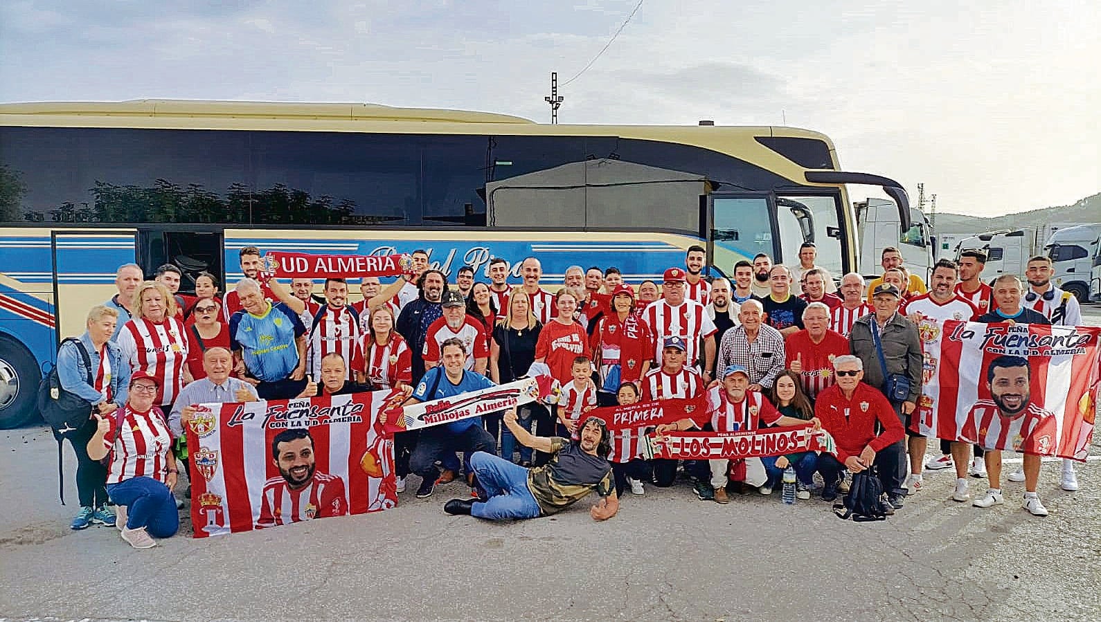 150 aficionados madrugan para viajar a Valencia.