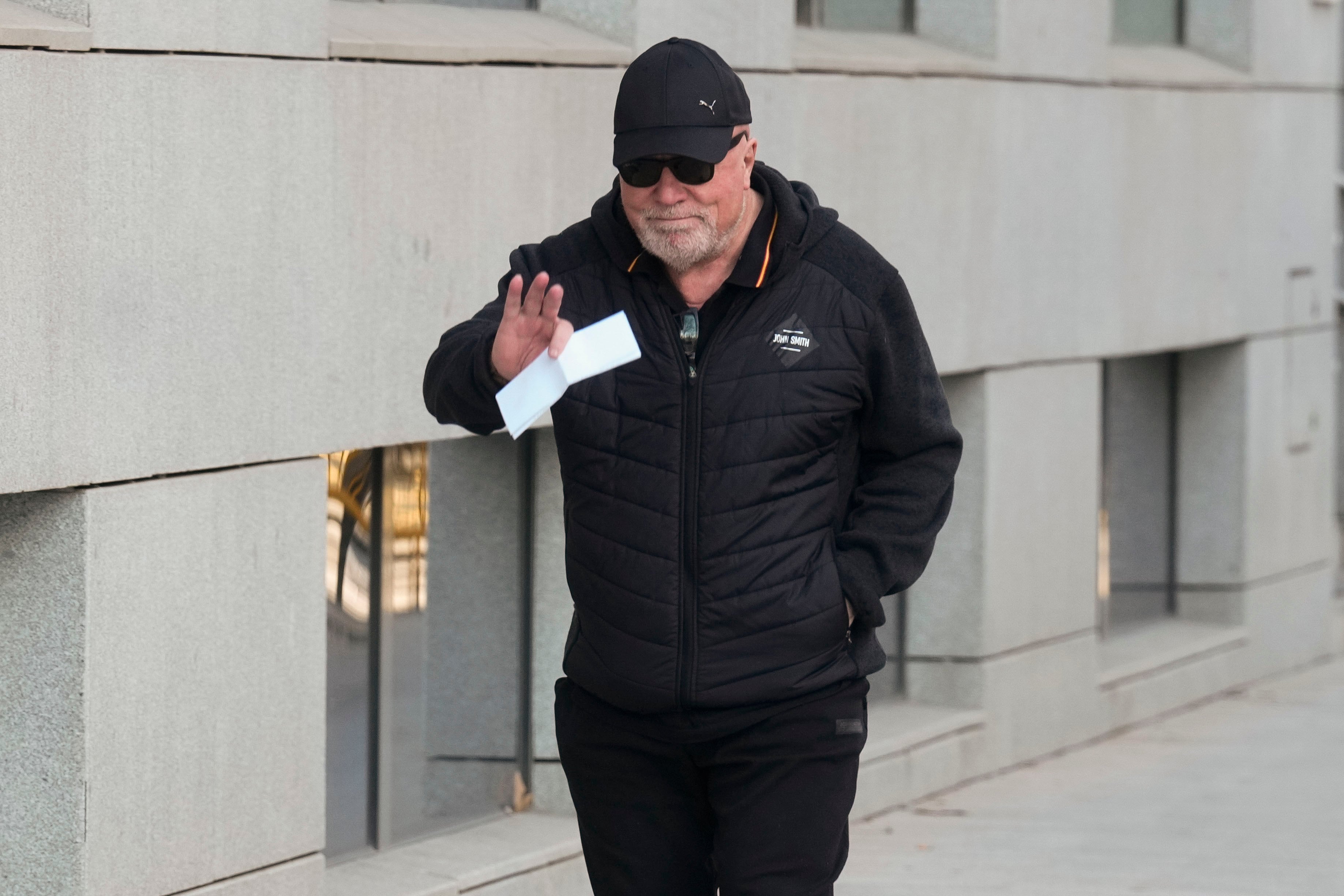 El comissari retirat José Manuel Villarejo a la seva arribada aquest dimarts a l'Audiència Nacional a Madrid per declarar davant el tribunal que jutja la família Pujol. 