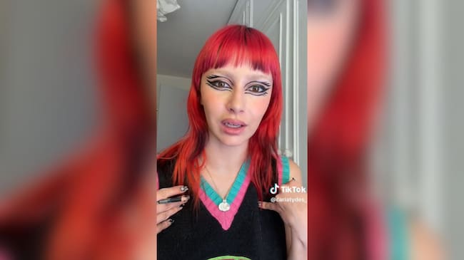 La usuaria de TikTok Cariatydes viraliza un vídeo en el que reflexiona sobre los retos de la juventud.