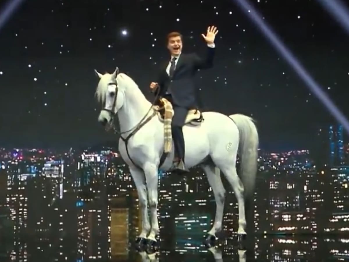 Un caballo, un cameo de Leonardo Dantés y Estopa como padrinos: así fue el estreno del nuevo programa de Marc Giró