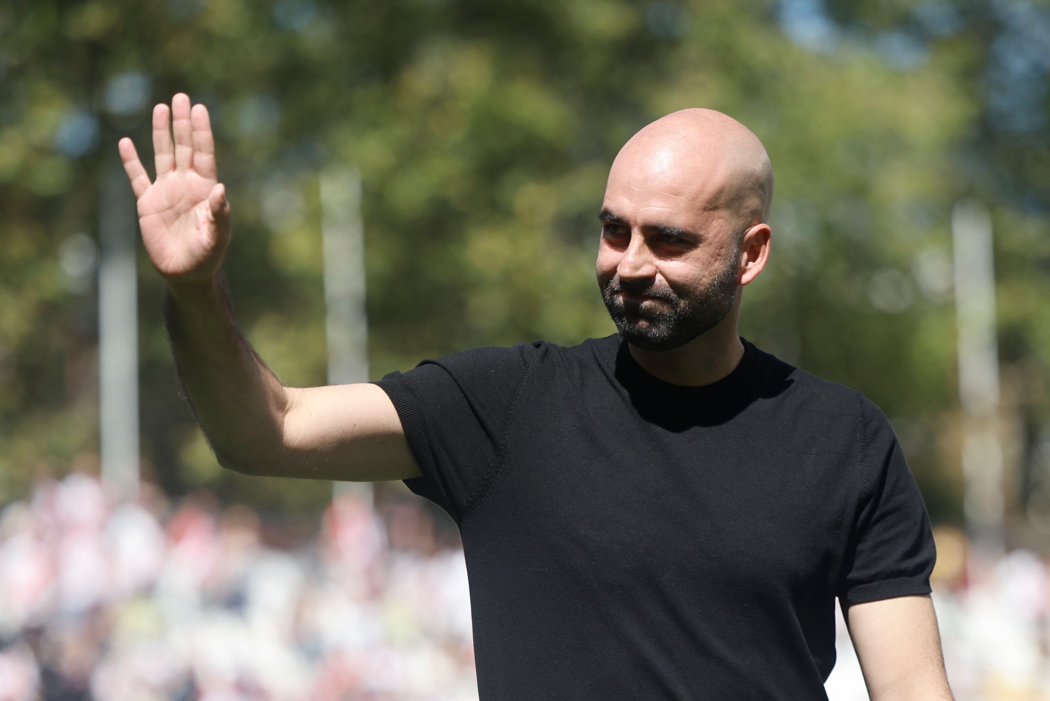 MADRID (ESPAÑA), 21/09/2025.- El entrenador del Celta de Vigo, Claudio Giráldez antes del partido de LaLiga contra el Rayo Vallecano disputado en el estadio de Vallecas, Madrid, este domingo. EFE/ Sergio Pérez
