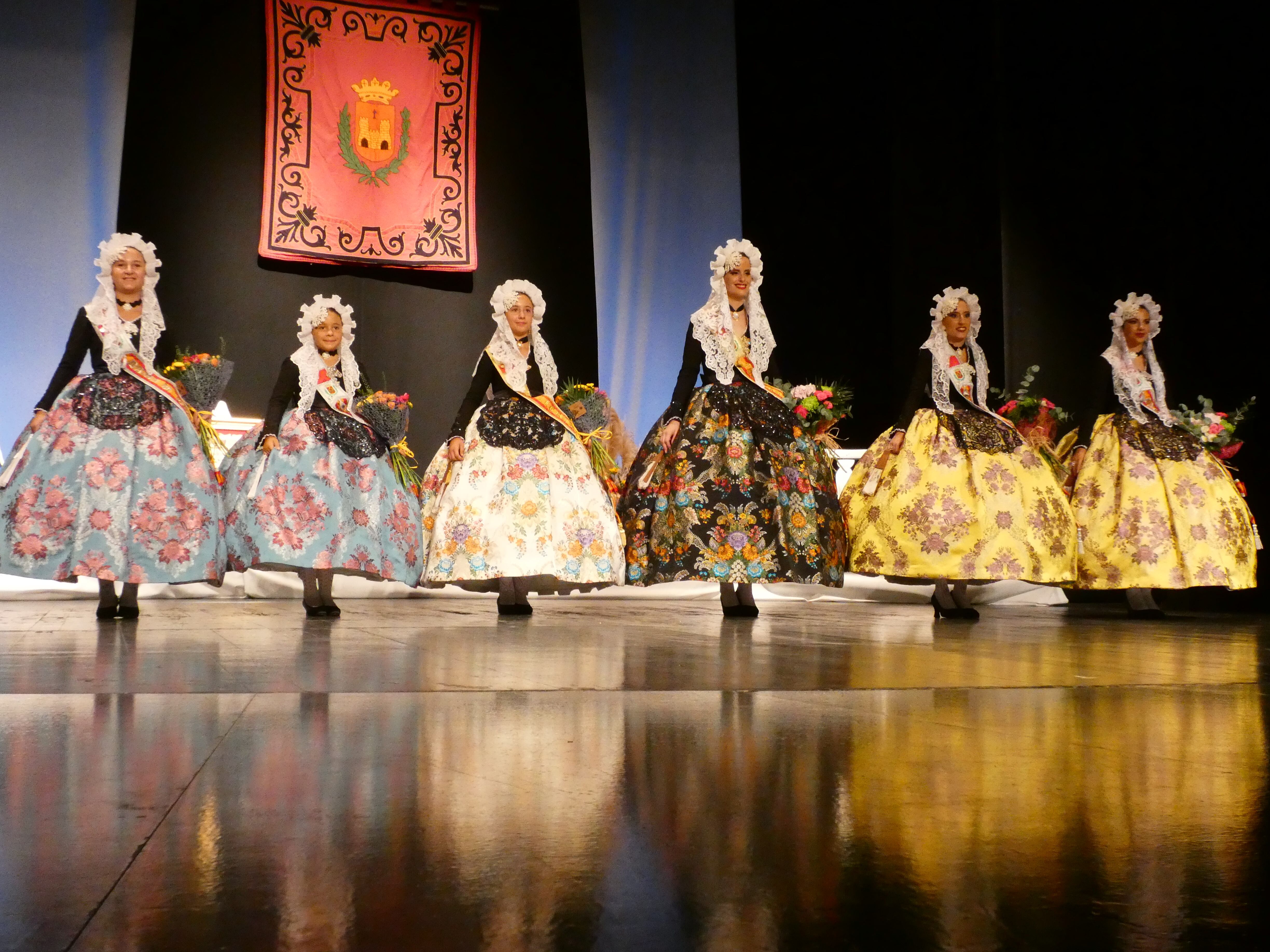 Acto de Proclamación y Exaltación de las Falleras Mayores de Elda y sus Damas de Honor 2023