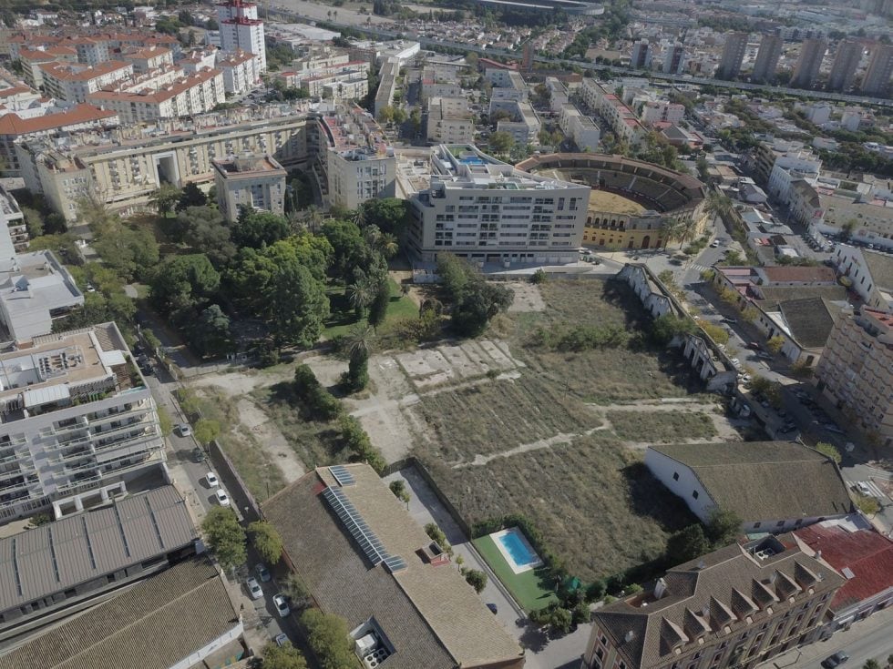 Solar del centro de Jerez que ocupará el Williams Plaza