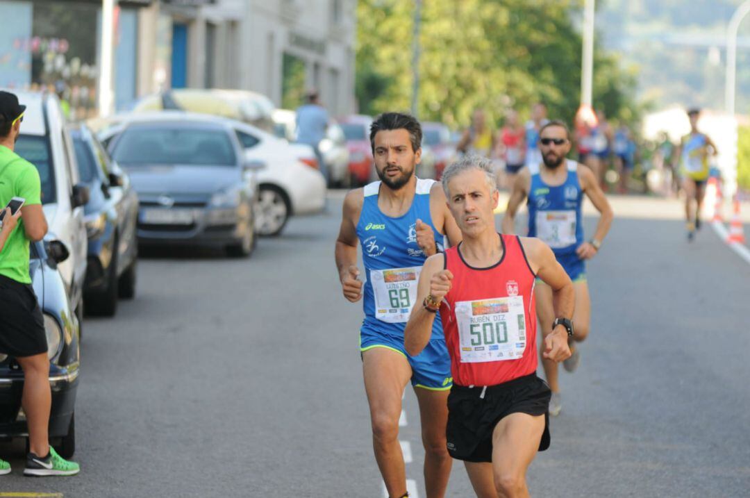 última prueba del circuito de carreras Correndo x Ourense, este domingo 21 de octubre en el barrio de A Carballeira.