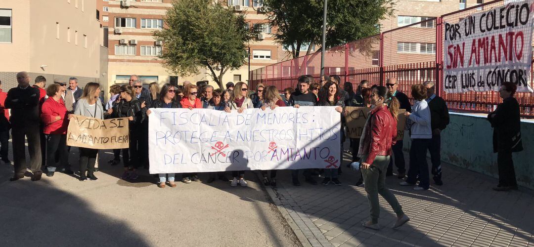 Grupos políticos y sociales apoyan las reivindicaciones de la comunidad educativo