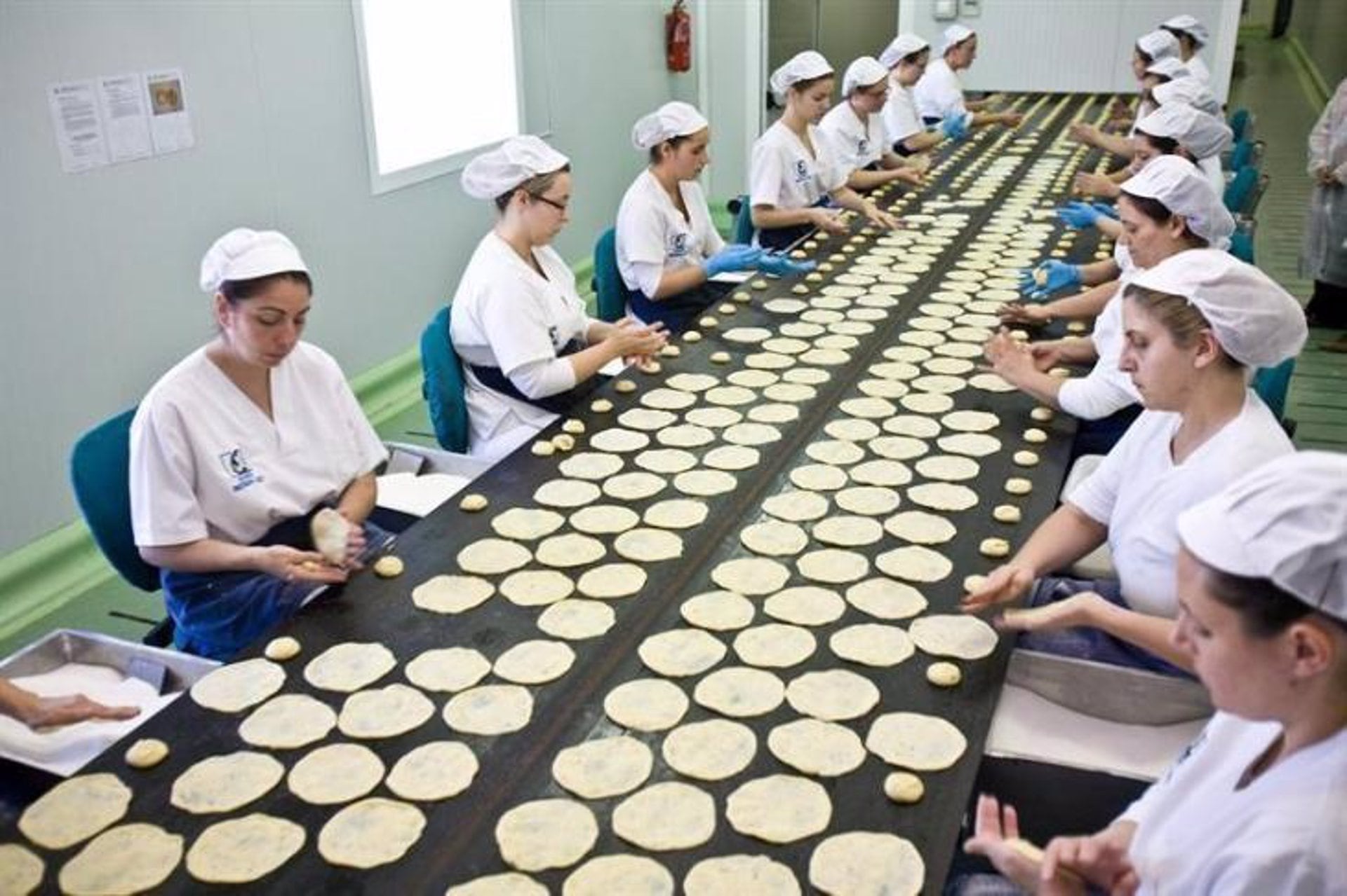 trabajadoras en una fábrica