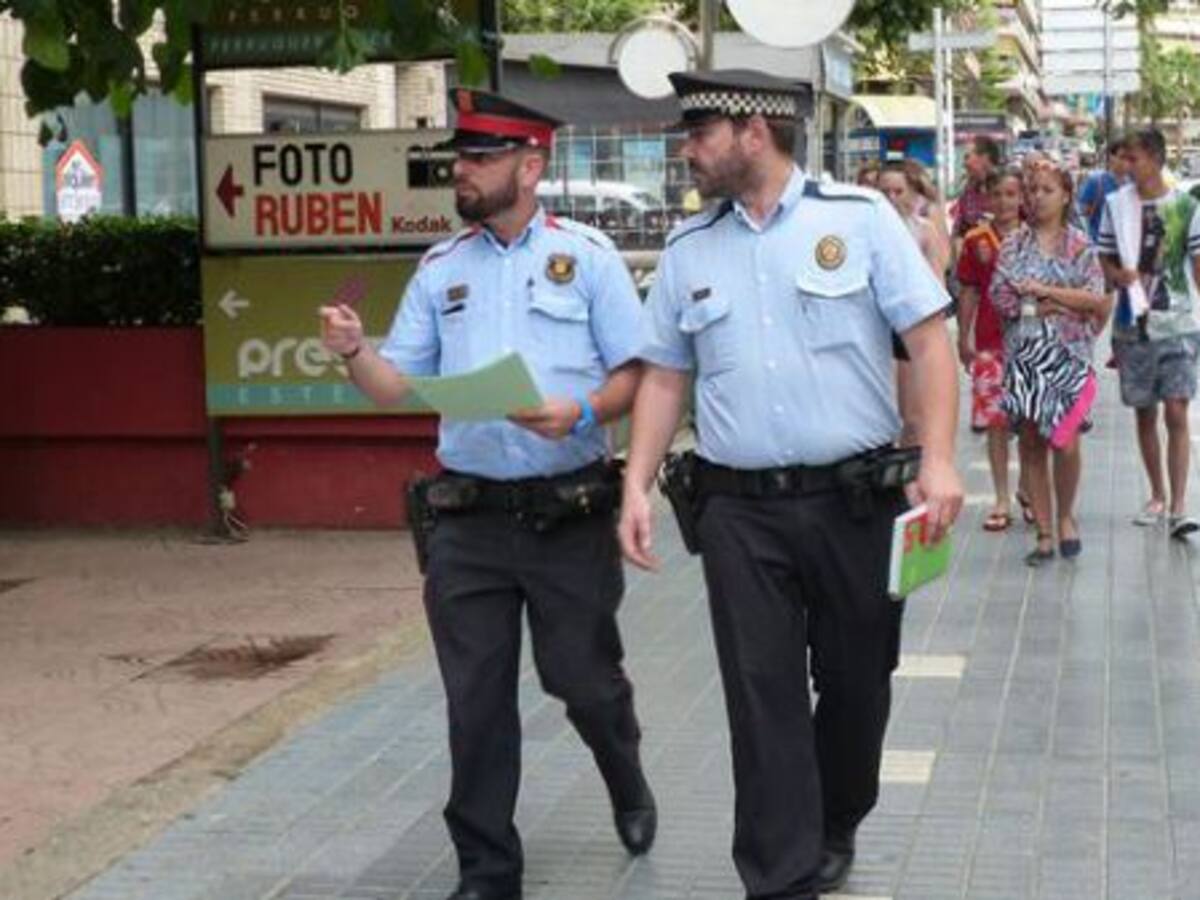 Les patrulles mixtes entre Mossos i Policia Local ja passegen pels comerços