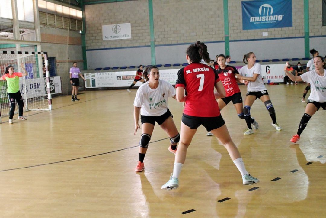 Un momento del Elche-Morvedre de pretemporada jugado en Carrús