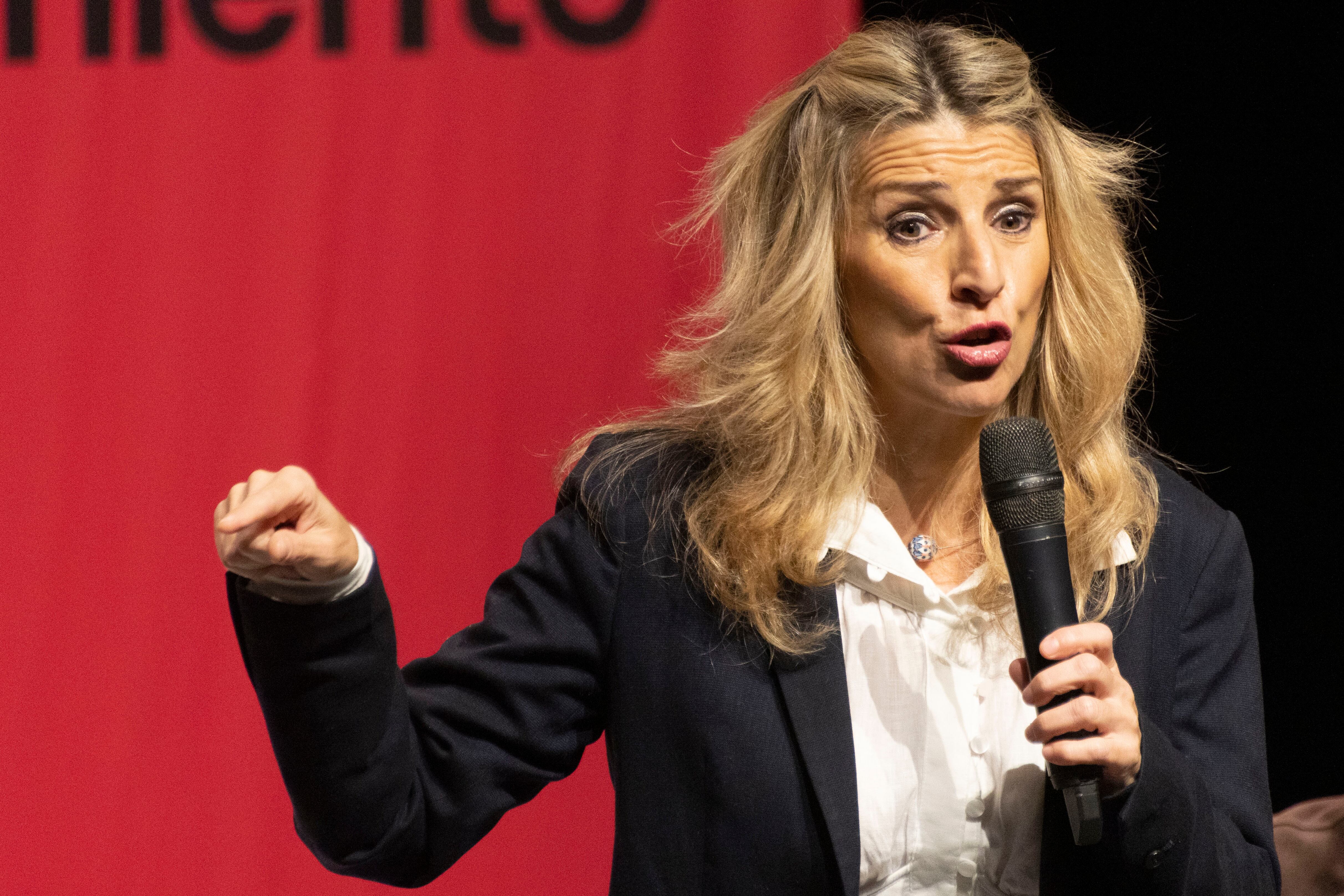 PALMA, 27/01/2023.- La vicepresidenta segunda del Gobierno y ministra de Trabajo, Yolanda Díaz, interviene durante la presentación de su plataforma Sumar, hoy viernes en Palma. EFE/CATI CLADERA
