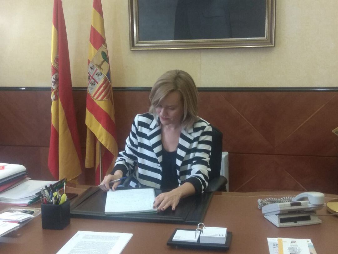 Pilar Alegría, en el despacho de la Delegación del Gobierno en Aragón 