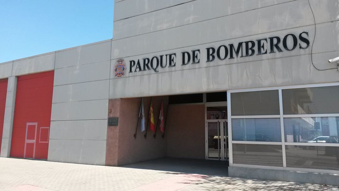 Entrada al Parque de Bomberos de Aranda