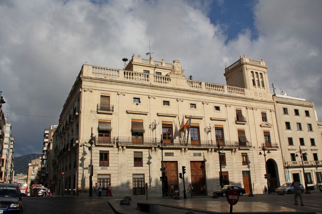 El Ayuntamiento distribuirá más de 146.000 euros entre las empresas que han realizado contrataciones o reincorporado a trabajadores que tenían en ERTE tras solicitar la ayuda municipal.