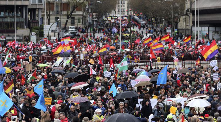 Miles de participantes en las Marchas por la Dignidad han inundado la Plaza de Colón