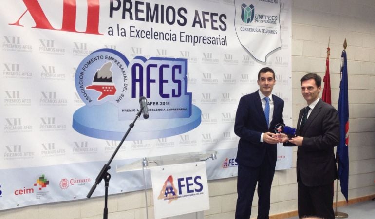 Florencio Torres, director de SER Madrid Sur, recoge el premio de AFES en reconocimiento a su apoyo a la pyme