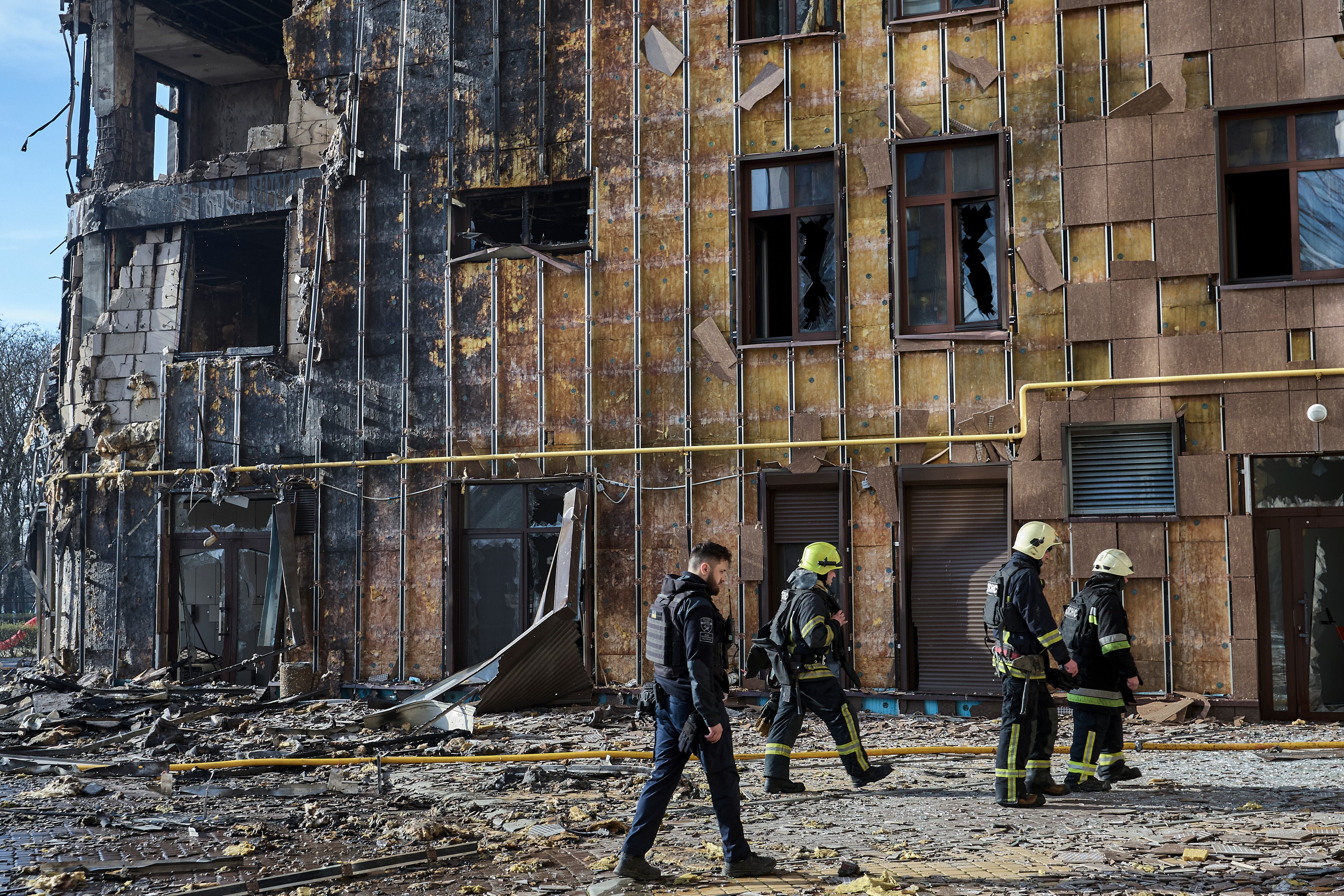 Edificio de Járkov (Ucrania) alcanzado por los últimos ataques de Rusia
