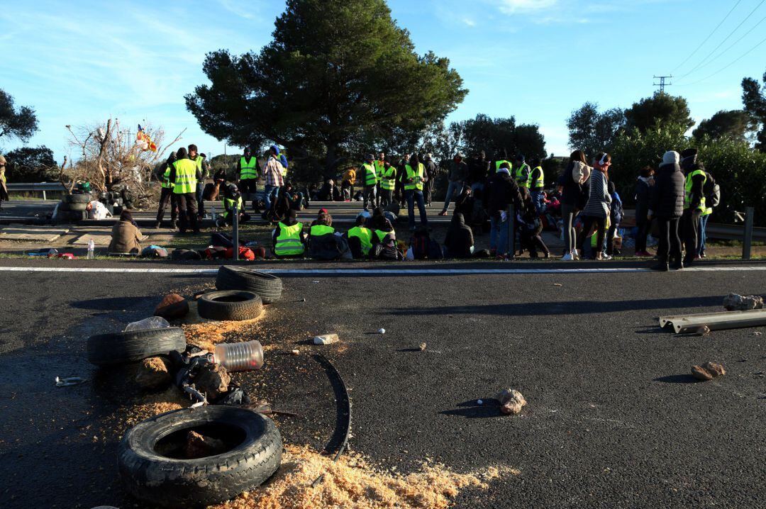 Miembros de los CDR cortan a AP7 a la altura de l&#039;Ampolla