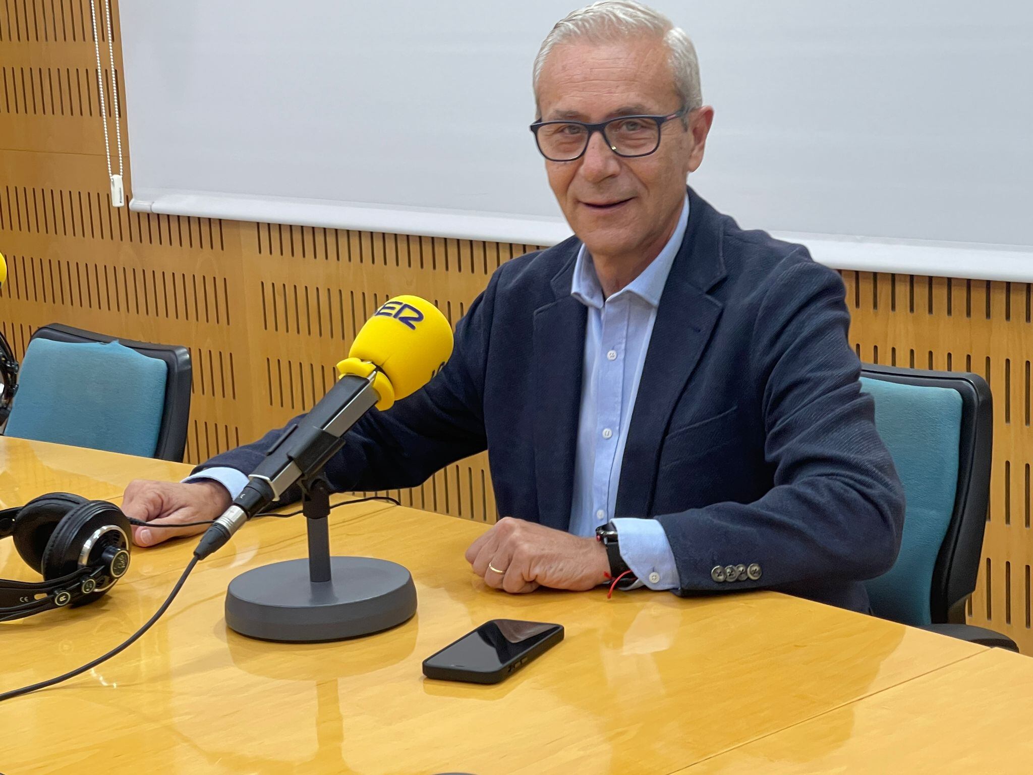 Santiago Ballester, concejal de Fallas en el Ayuntamiento de València, en una imagen de archivo durante una entrevista en Radio Valencia