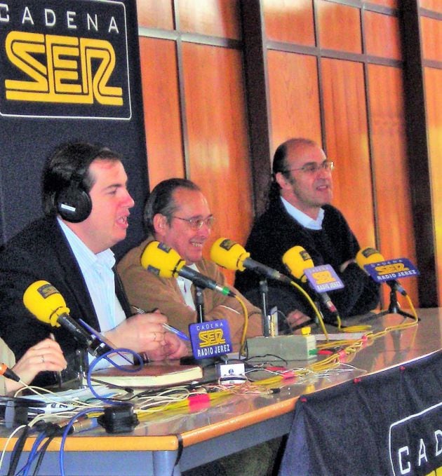 Pepe Antonio, durante un programa de Radio Jerez en su querido Colegio de Montealto