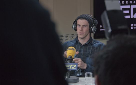 Gareth Bale, en los momentos previos a la entrevista con De la Morena en &#039;El Larguero&#039;.